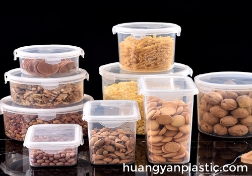 Storing food in a fresh-keeping box for longer preservation time